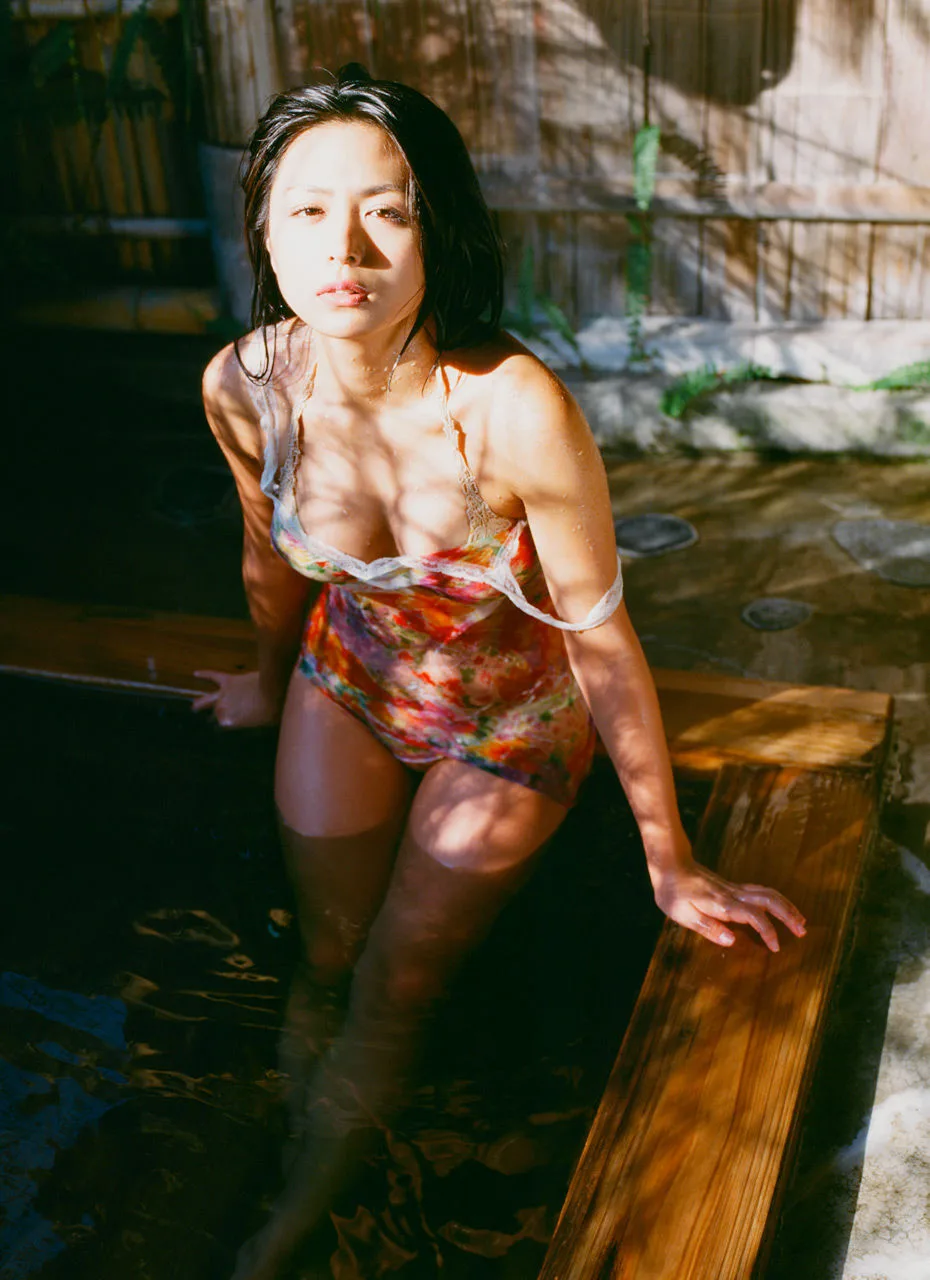 [Image.tv] Album ảnh "Quý cô áo đen" của Yuki Kawamura - 50